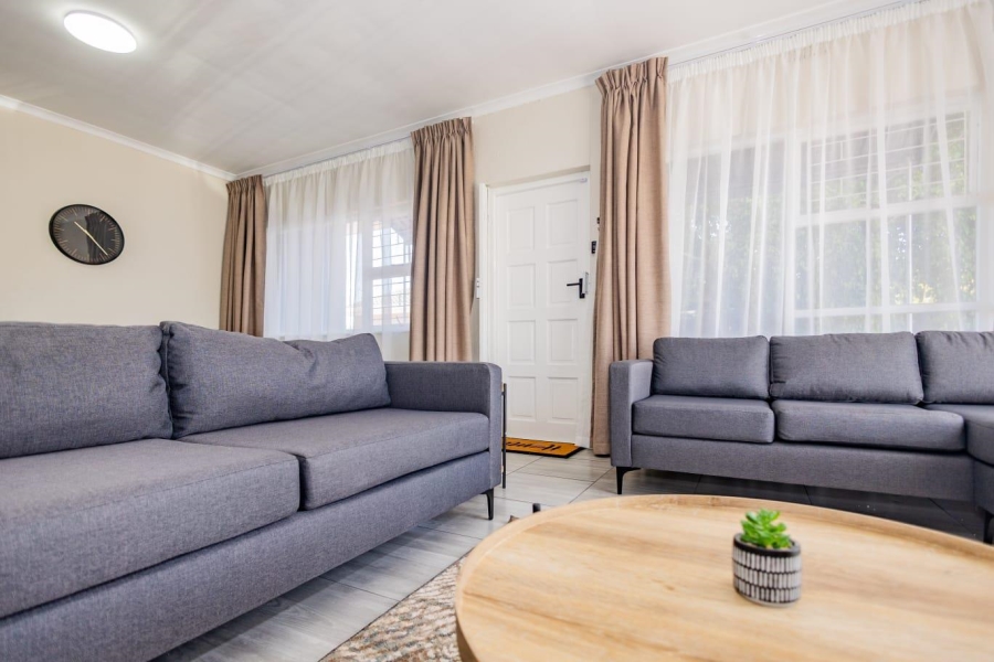 To Let 3 Bedroom Property for Rent in Protea Heights Western Cape